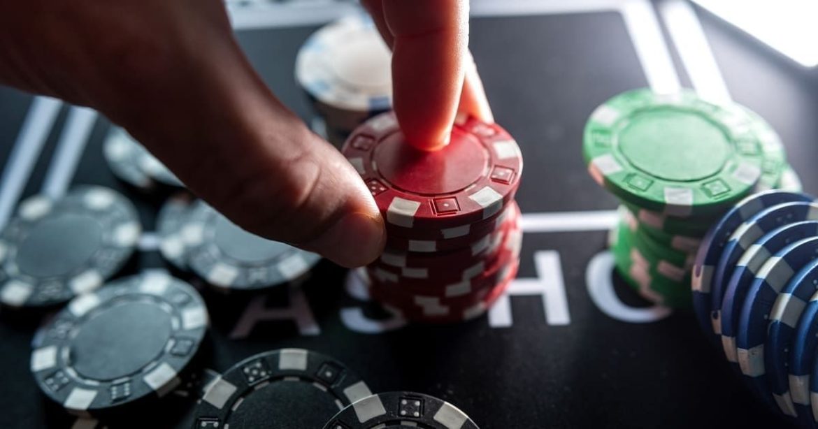 Cách khai thác những người 3-bet yếu trong poker