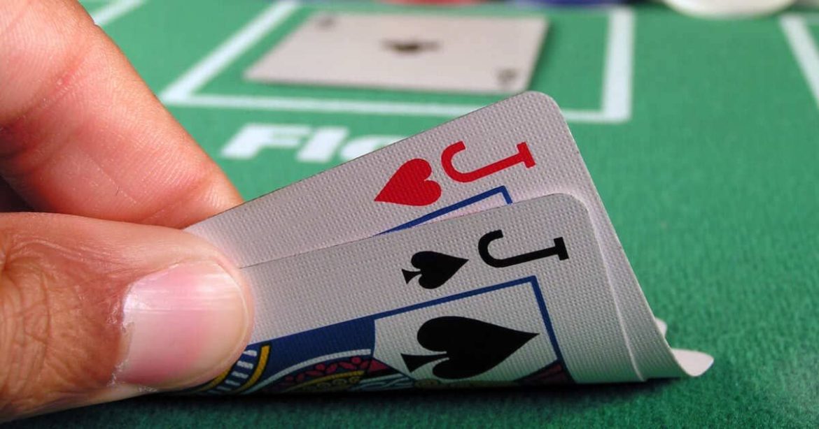 Khi nào nên bỏ đôi J ở trước vòng flop?