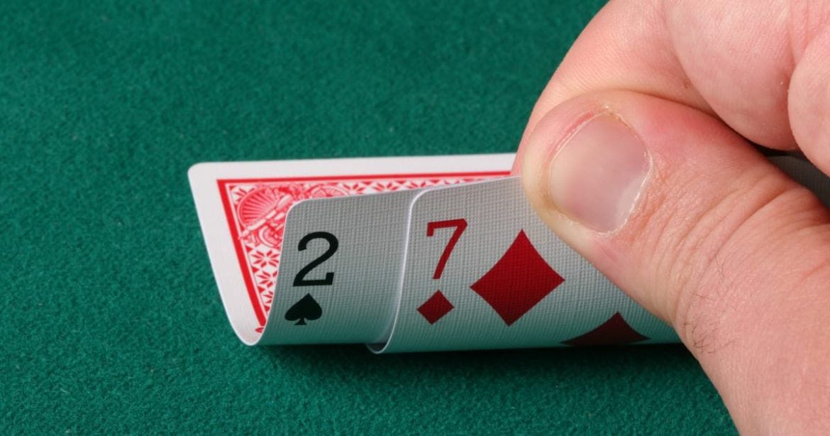 “Offsuit” trong các trò chơi poker là gì?