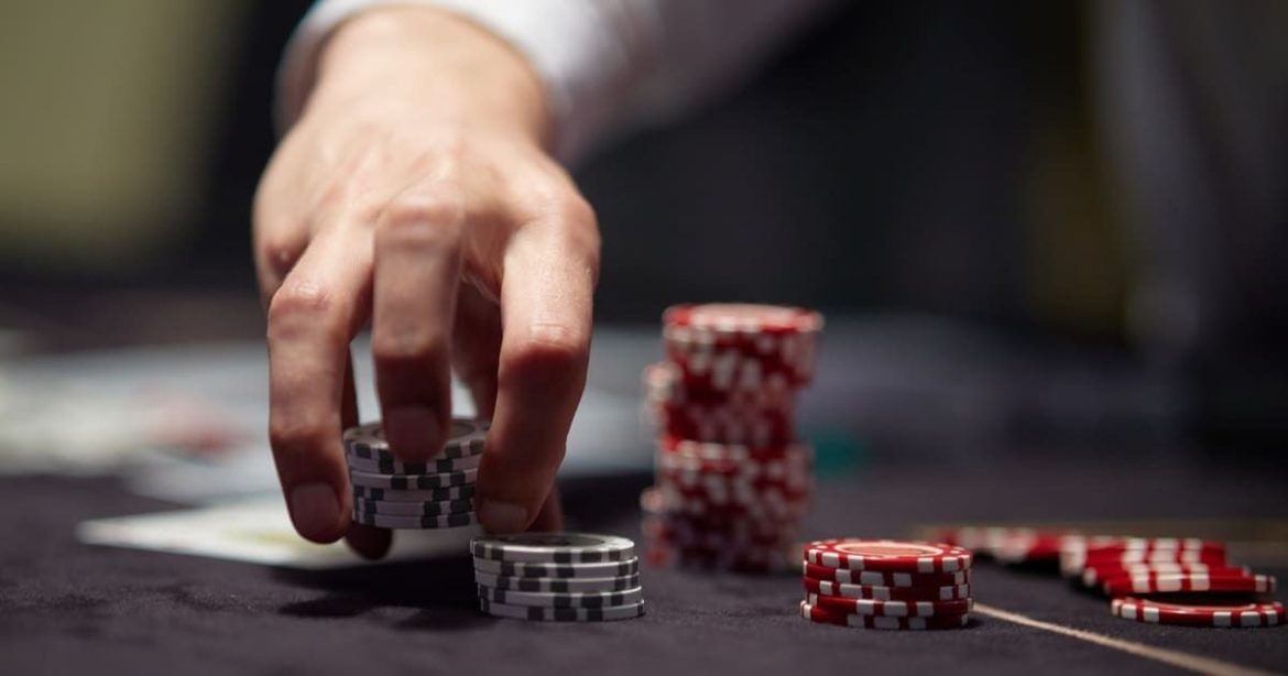 Tại sao hình ảnh tại bàn chơi lại quan trọng trong giải đấu poker?
